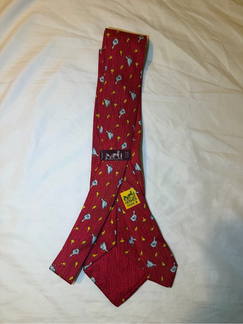 AUTHENTIC RARE Hermès Paris Red Hens and Chicks Tie GREAT CONDITION